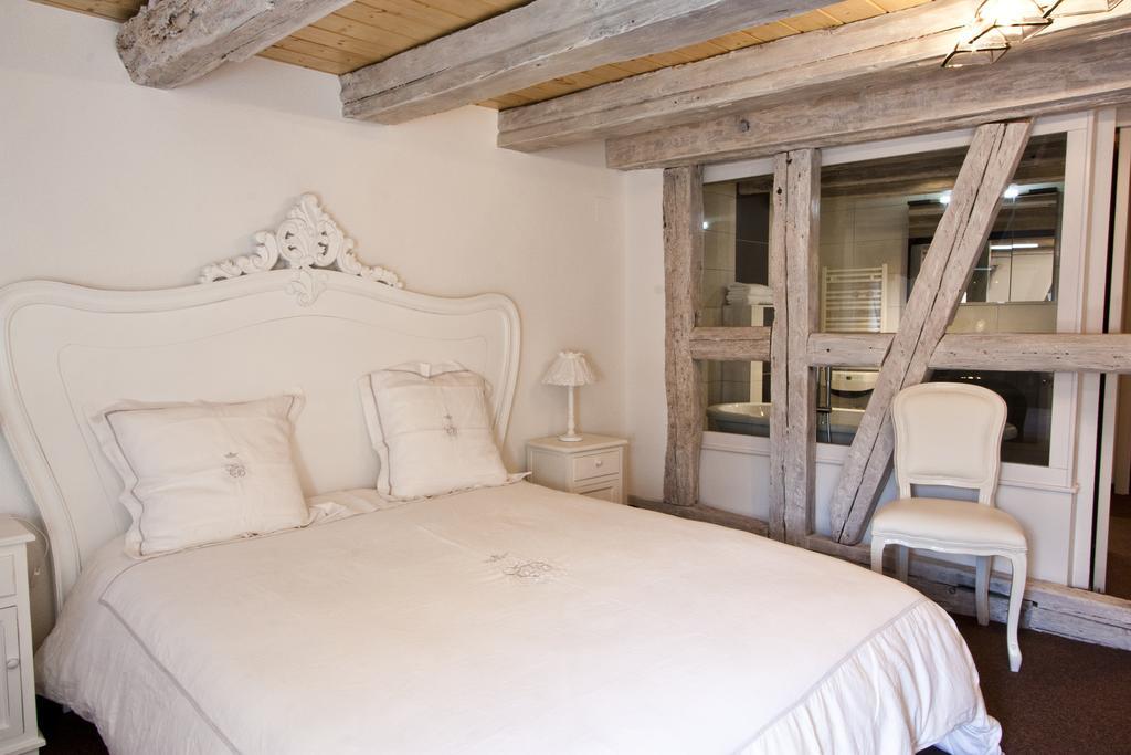 Chambre Le Hupsa Pfannala แซ็ง-อิปโปลีท ห้อง รูปภาพ