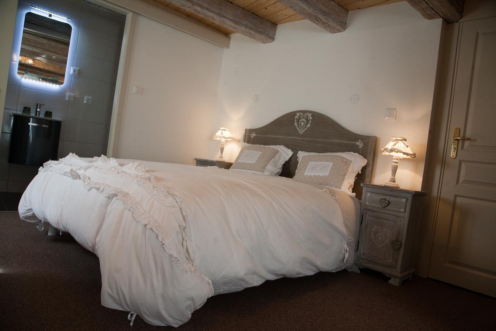 Chambre Le Hupsa Pfannala แซ็ง-อิปโปลีท ห้อง รูปภาพ