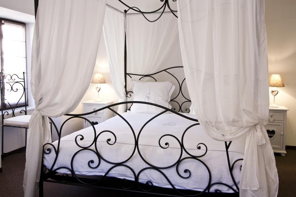 Chambre Le Hupsa Pfannala แซ็ง-อิปโปลีท ห้อง รูปภาพ