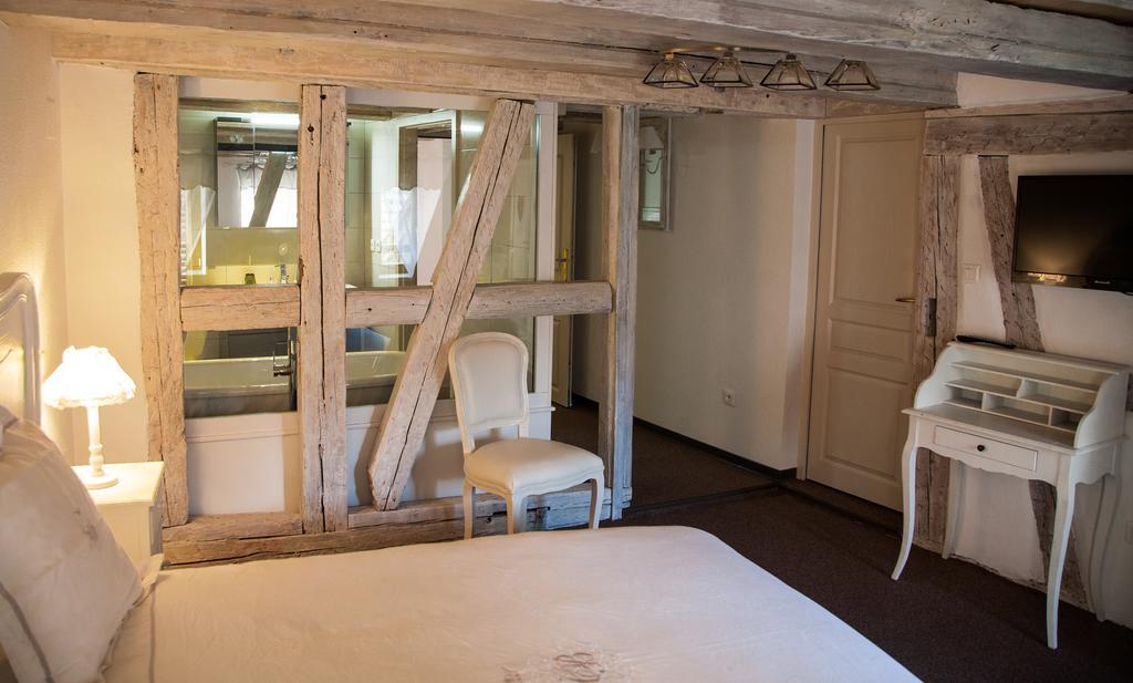 Chambre Le Hupsa Pfannala แซ็ง-อิปโปลีท ห้อง รูปภาพ