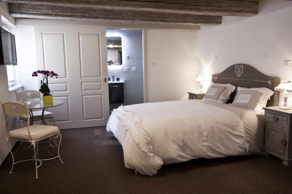 Chambre Le Hupsa Pfannala แซ็ง-อิปโปลีท ห้อง รูปภาพ