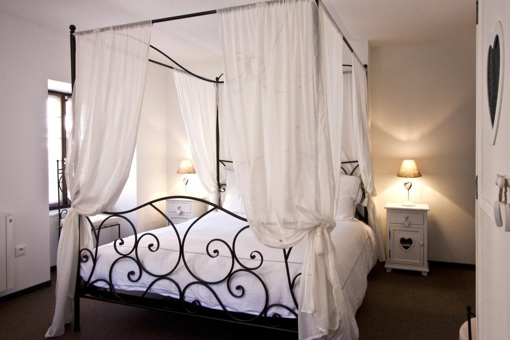 Chambre Le Hupsa Pfannala แซ็ง-อิปโปลีท ห้อง รูปภาพ
